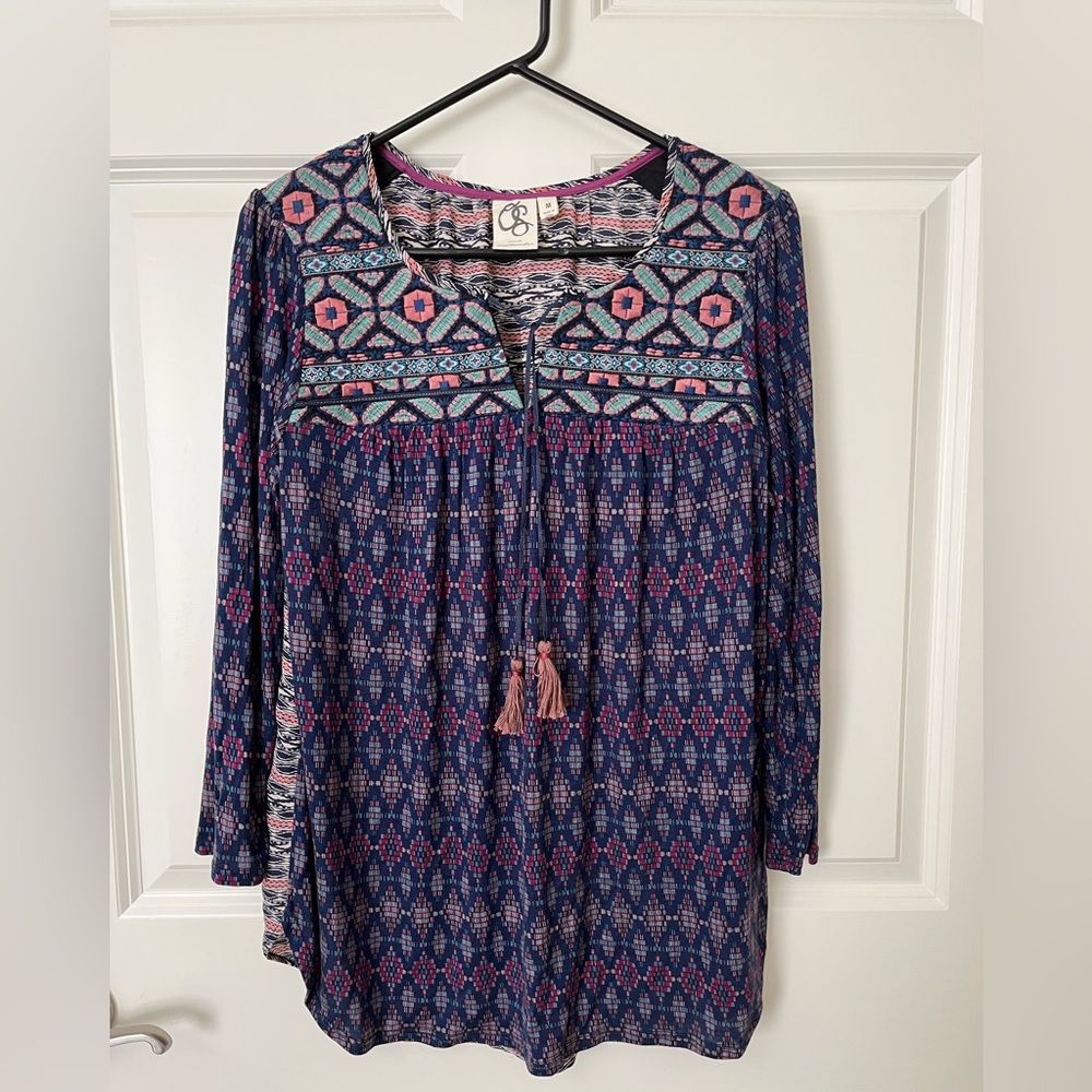 OS One September print top. Size M